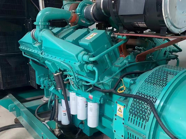 富县更换100kW柴油发电机组机油时，需要注意哪些事项？